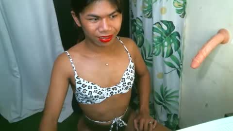 Snapshot of 2mella_reload chatting on September 21, 3:34 am MEL online show from September 21, 3:34 am