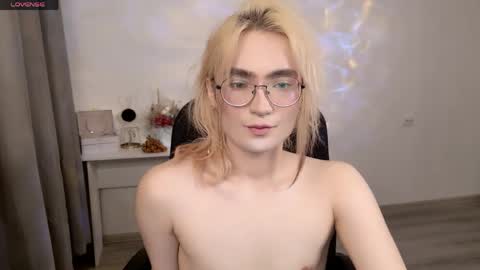 _meow_neko_ online show from April 2, 1:47 am