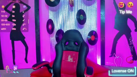 Nicky  Please help me with your thumbs up its importan online show from March 27, 9:16 pm