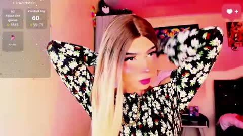 Rose De Witt online show from April 5, 7:34 pm