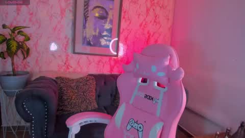 SofiLuna online show from December 6, 8:32 am