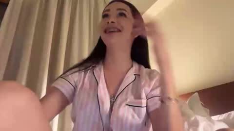 stephany online show from March 10, 6:44 pm