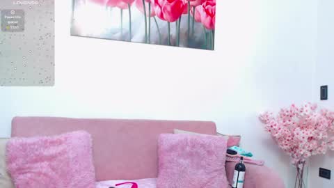 Abigail online show from April 6, 1:00 pm