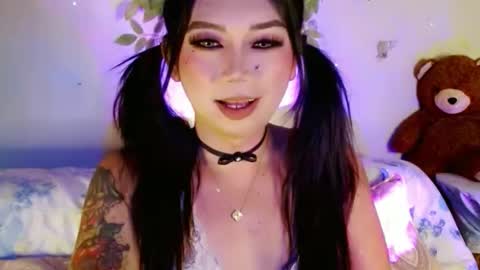 Snapshot of adorableslutxxx chatting on October 20, 6:11 pm jasmine online show from October 20, 6:11 pm