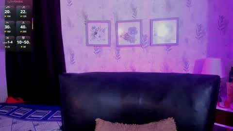 Snapshot of alana_madison10 chatting on October 10, 8:54 pm alana madison online show from October 10, 8:54 pm