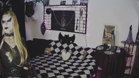 Mistic witch online show from March 3, 8:45 am