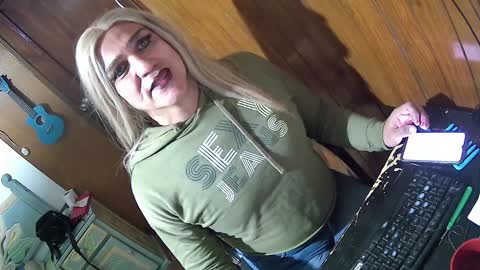 alexiss699 online show from December 16, 3:19 am