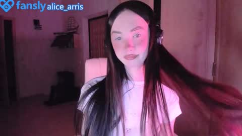 Alice Aris online show from March 16, 4:54 pm