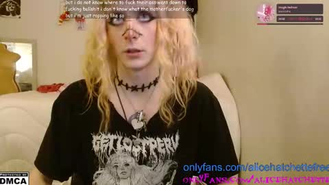 Snapshot of alice_hatchette chatting on October 20, 12:36 am Alice Hatchette online show from October 20, 12:36 am