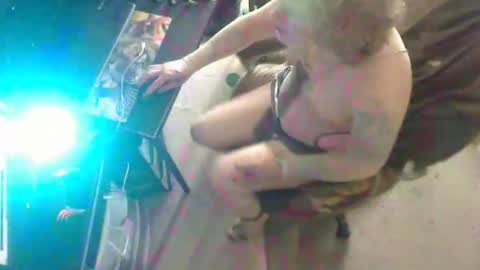 aliceleemcgee online show from September 27, 8:18 pm