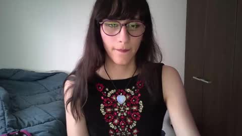 Alice online show from December 5, 8:49 pm