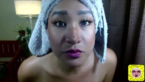 Snapshot of alluringriccaxxx chatting on October 4, 10:16 am alluringriccaxxx online show from October 4, 10:16 am