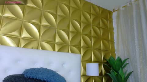 Hazel Bowie online show from April 13, 4:05 am