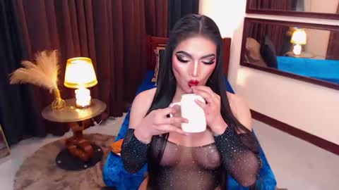 Alura Jhenson online show from July 4, 10:15 pm