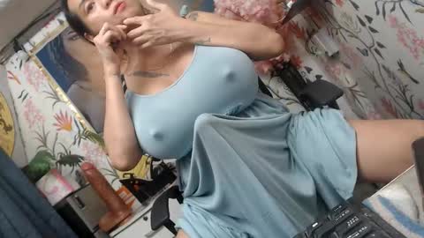 SARAHEYHEYHUGECOCK online show from November 18, 9:31 am