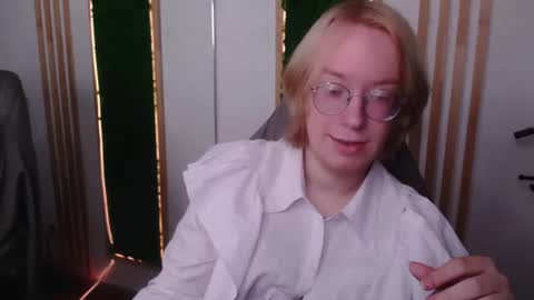 Hi im Amanda online show from June 13, 2:06 pm