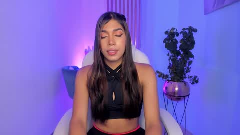 Snapshot of ambarfox1 chatting on February 10, 12:18 pm Ambar online show from February 10, 12:18 pm