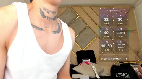 Snapshot of amber_adams_ chatting on September 16, 5:06 pm A M B E R - A D A M S online show from September 16, 5:06 pm