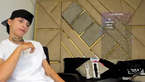 Snapshot of amber_adams_ chatting on September 18, 12:43 pm A M B E R - A D A M S online show from September 18, 12:43 pm