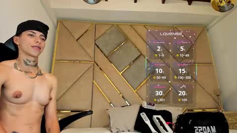 Snapshot of amber_adams_ chatting on September 28, 10:53 pm A M B E R - A D A M S online show from September 28, 10:53 pm