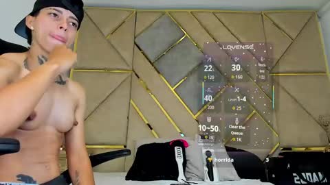 Snapshot of amber_adams_ chatting on September 30, 4:18 pm A M B E R - A D A M S online show from September 30, 4:18 pm