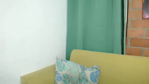 Snapshot of amber_lee20 chatting on January 18, 12:06 am LUISA online show from January 18, 12:06 am