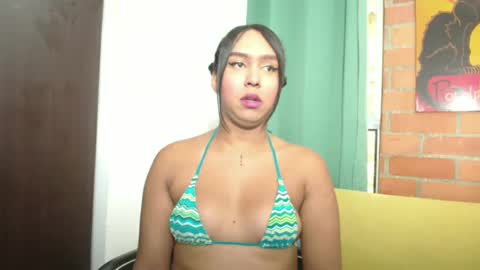 Snapshot of amber_lee20 chatting on January 18, 7:42 pm LUISA online show from January 18, 7:42 pm