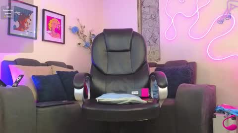 Amber Prokosch online show from October 6, 2:55 am