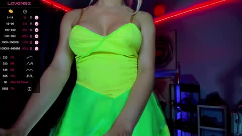 Snapshot of amethyst_ts chatting on March 2, 8:35 pm AMETHYST look at my BIO online show from March 2, 8:35 pm