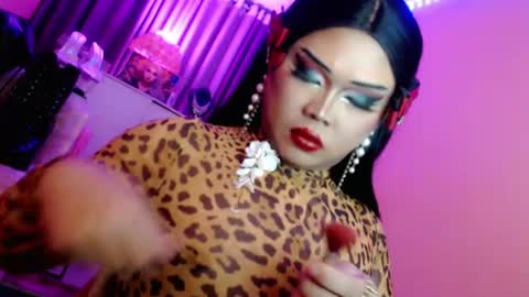 Queen Mireska online show from June 26, 5:39 pm