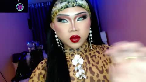 Queen Mireska online show from July 28, 1:54 pm