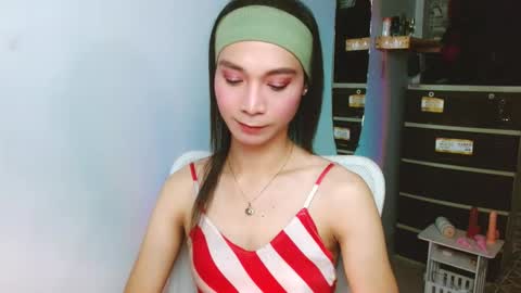 Snapshot of amorous_tina chatting on October 17, 6:33 pm Tina online show from October 17, 6:33 pm