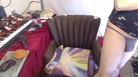 Trashely Gimpson online show from April 4, 6:28 pm