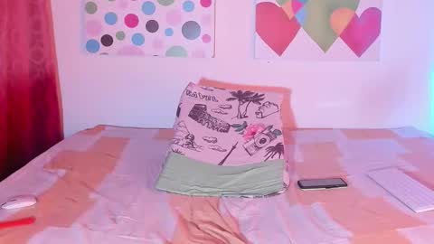 AngiePerry online show from December 18, 3:06 pm