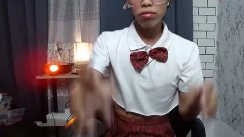 SENORITA online show from February 25, 7:14 pm