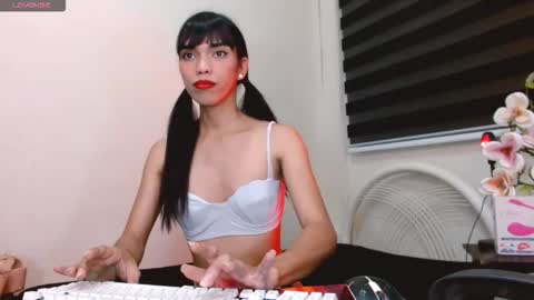 SENORITA online show from December 4, 4:38 am