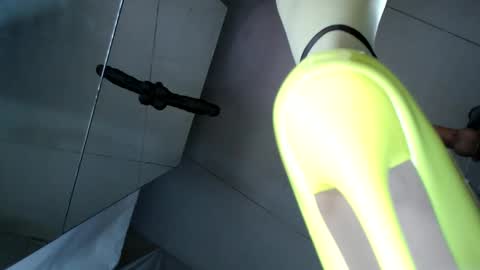 Anna Evodees  online show from April 19, 5:52 am