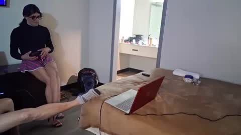 Anna Lee Cross online show from April 18, 8:49 am