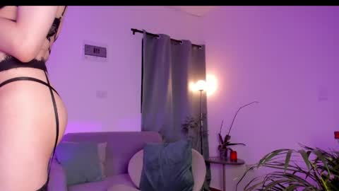 Anntonia Woods  online show from May 23, 3:35 am