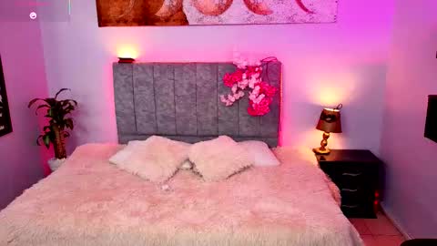 Snapshot of antonellastar24_ chatting on October 14, 8:42 pm Antonella online show from October 14, 8:42 pm