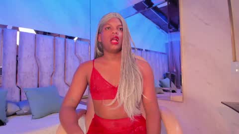 ariana_grande233 online show from April 6, 11:32 am