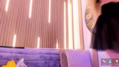 Ari  online show from December 4, 2:10 pm