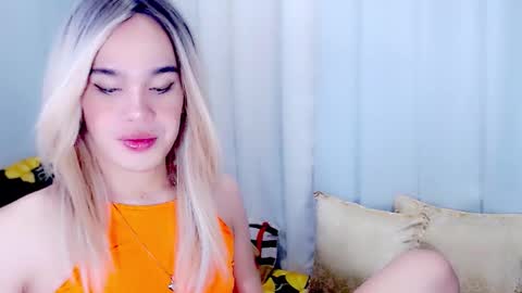 ARIANNE CUMS  online show from March 15, 8:50 am