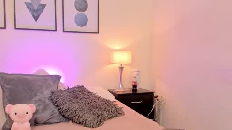   Nice to meet you  thumb up me please its important I  LOOK MY BIO DOWN online show from February 18, 6:10 am