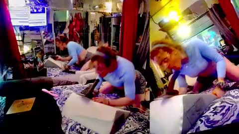 Snapshot of ashmomo chatting on December 17, 1:16 pm ashmomo online show from December 17, 1:16 pm