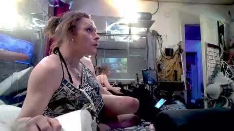 Snapshot of ashmomo chatting on February 12, 5:26 am ashmomo online show from February 12, 5:26 am