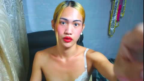 Snapshot of asian_loraine chatting on October 19, 2:53 pm LOVELY LORAINE online show from October 19, 2:53 pm