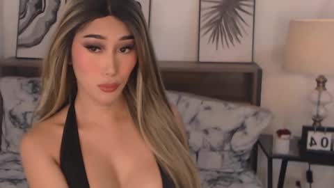 Snapshot of asianbigsausage chatting on December 4, 2:36 am Cassievxx online show from December 4, 2:36 am