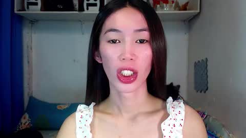 J A D E online show from March 3, 10:44 am