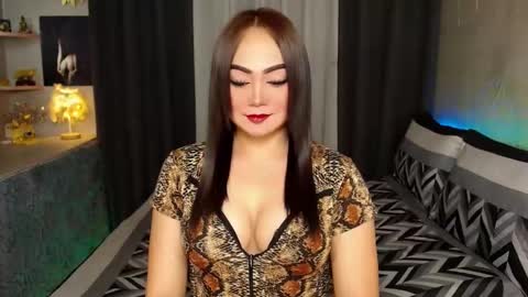 Snapshot of asiansexhunter chatting on January 16, 11:48 am Ms. MONICA online show from January 16, 11:48 am